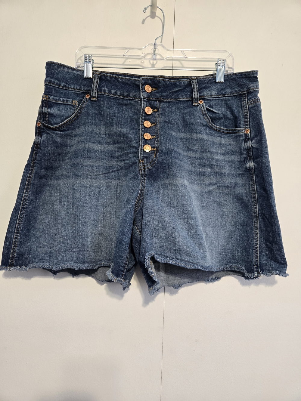 Maurices High Rise Denim Shorts 18W Button Fly Raw Hem Plus Size Stretch